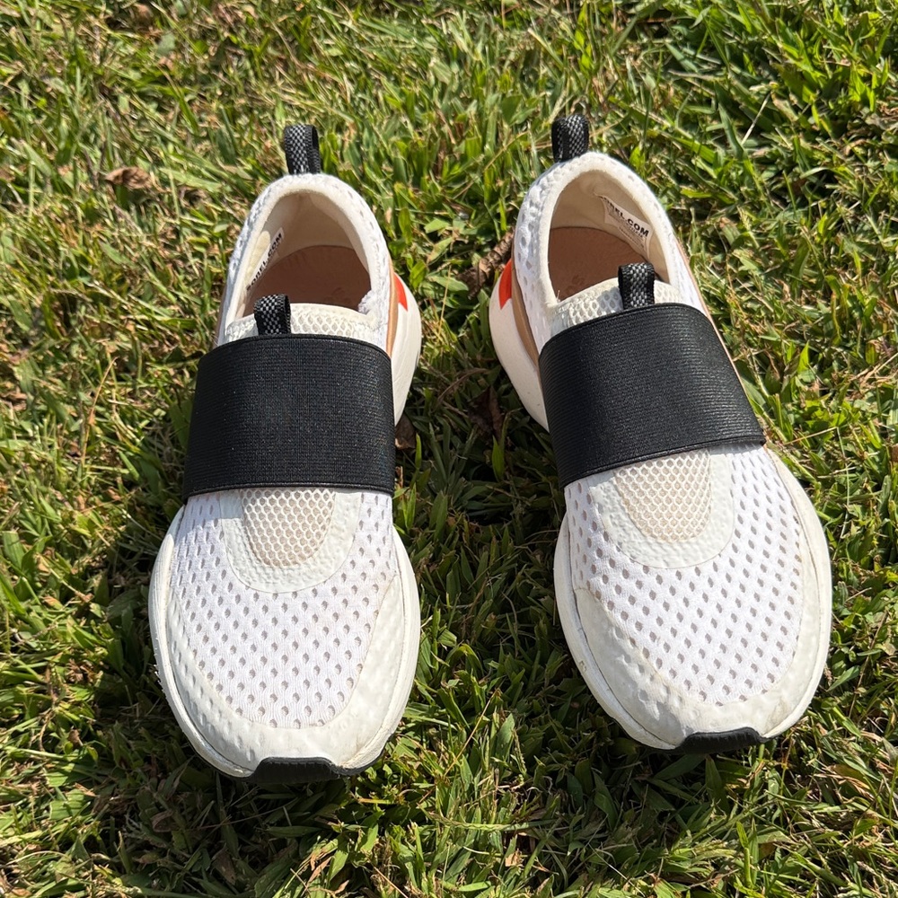 Sorel kinetic impact sneaker 🖤🤍🖤